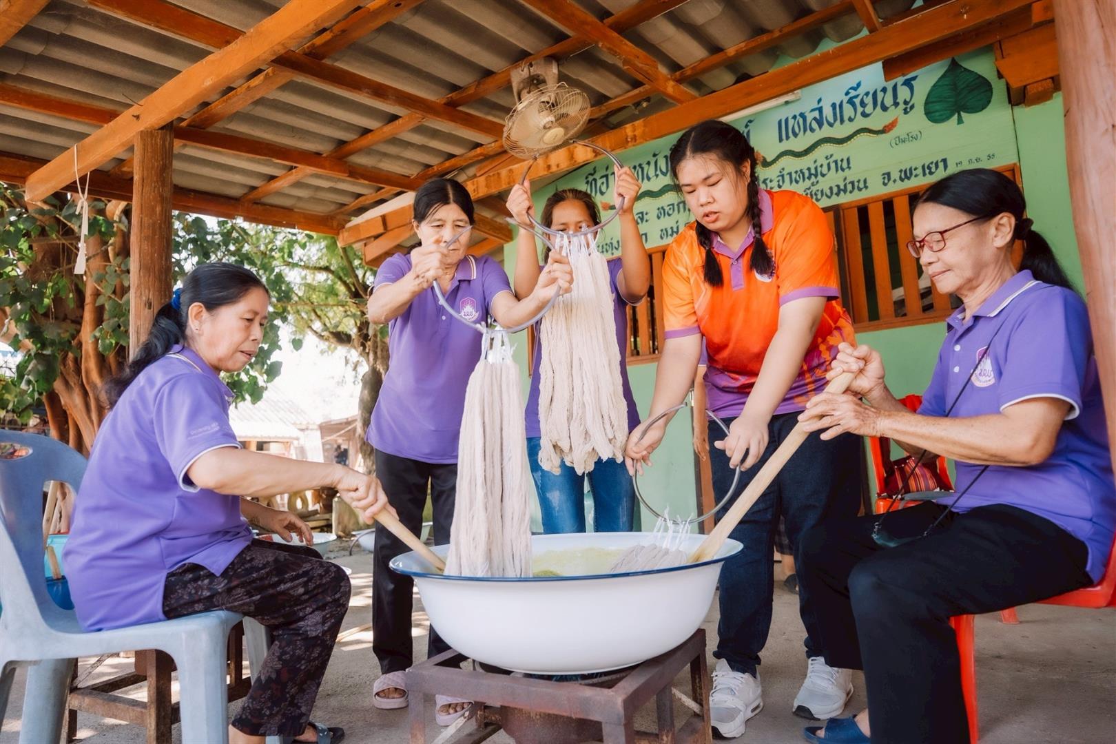 Natural dye research workshop with community members in Tung Mok Village